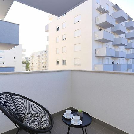 Apartamento Barbara With Private Parking In The Garage Zadar Exterior foto
