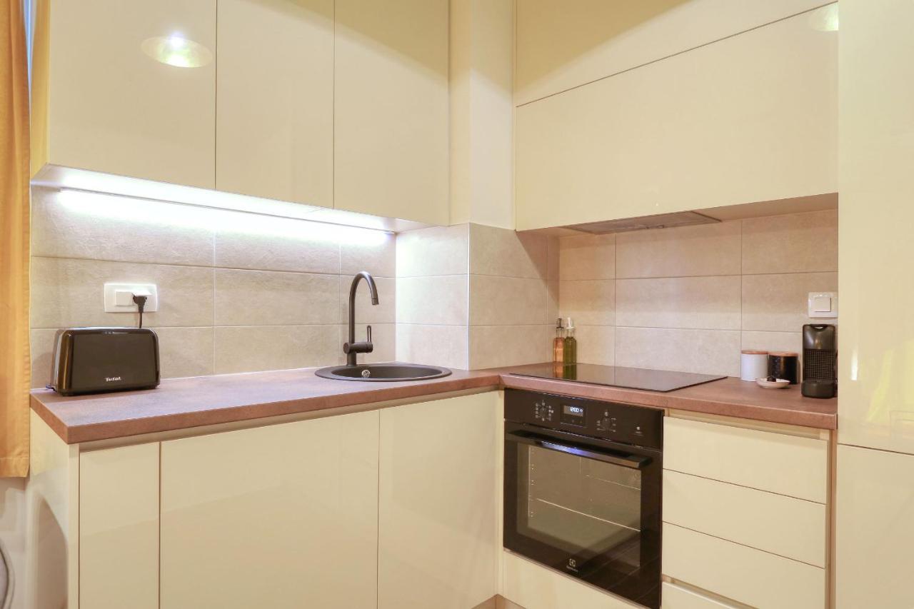 Apartamento Barbara With Private Parking In The Garage Zadar Exterior foto