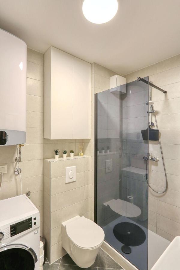 Apartamento Barbara With Private Parking In The Garage Zadar Exterior foto
